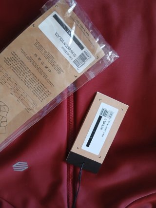 Chaqueta y calcetines  SIROKO