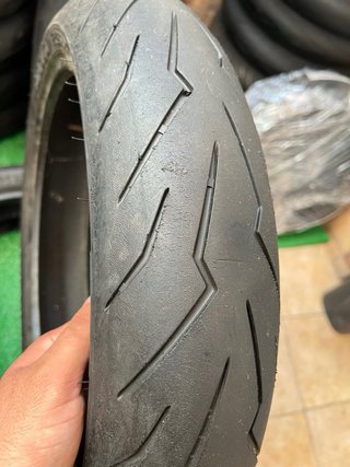 Neumático Pirelli Diablo Rosso 3 Delantero 120