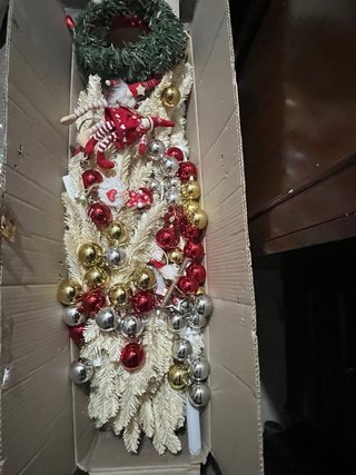 Árbol de Navidad Blanco con Adornos