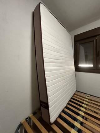 Cama con colchón