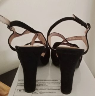 Sandalias de tacón negras
