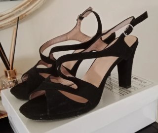 Sandalias de tacón negras