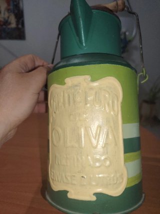 Aceitera Antigua Aceite Puro de Oliva