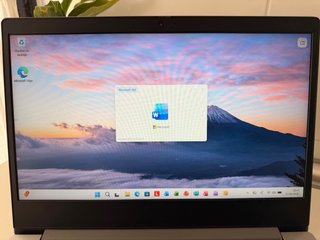 Lenovo V15
