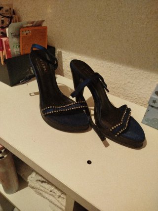 Sandalias Guess Azul y Plata