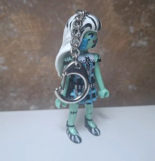 Playmobil llavero monster high