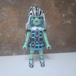Playmobil llavero monster high