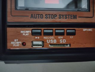 Radio Cassette MP3 USB Bluetooth Pilas/Luz