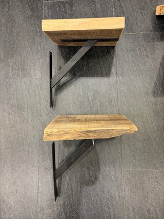 Estanterías de madera rústica