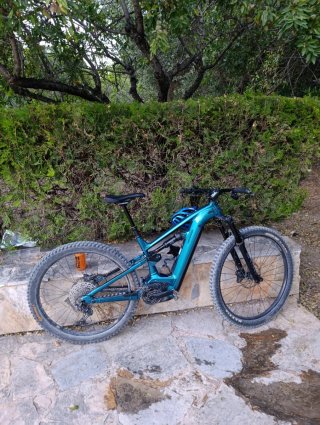 Bicicleta eléctrica Cannondale moterra neo 3
