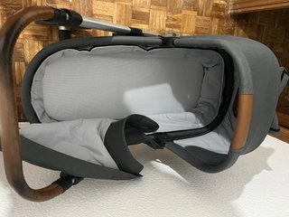 Carrito Bebé Mutsy NIO Gris (PRECIO NEGOCIABLE)