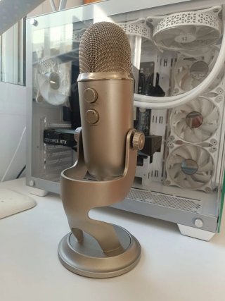 Micrófono Blue Yeti Dorado