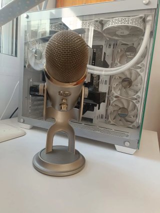 Micrófono Blue Yeti Dorado