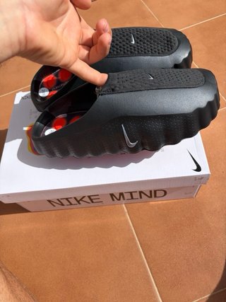 Chanclas Nike Wind Negras y Naranjas