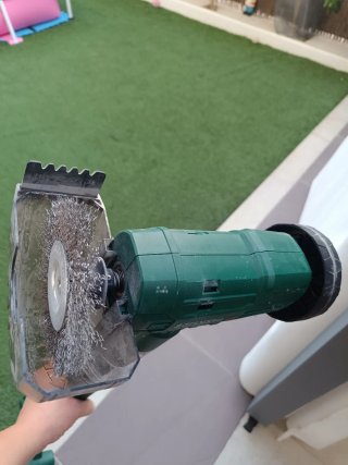 Cepillo eléctrico limpia juntas
