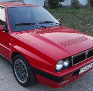 Lancia Delta hf inegrale 1990