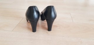 Zapatos de tacón peep toe negros