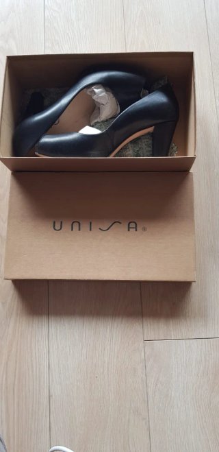 Zapatos de tacón peep toe negros