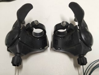 Frenos y cambios Shimano Claris bicicleta