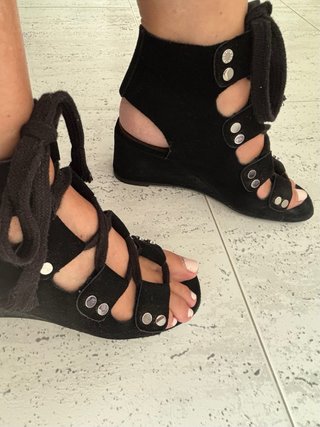 Bimba y Lola sandalia cuña ante negro 37