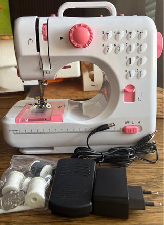 Mini Máquina de Coser Eléctrica Rosa