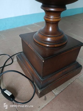 Lámpara de mesa madera