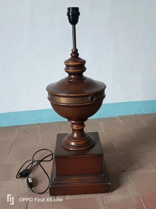 Lámpara de mesa madera