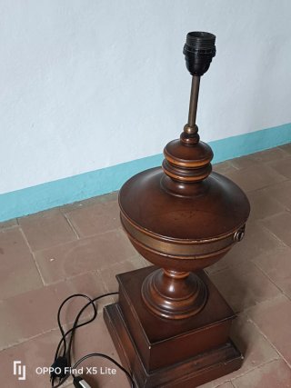 Lámpara de mesa madera
