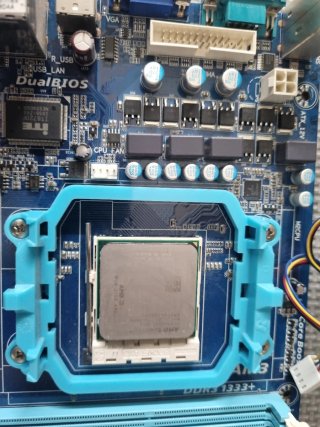 Placa Base Gigabyte GA-M68MT-S2 + CPU