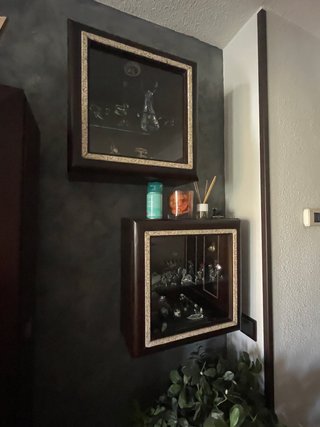 Mesas sillas ,aparador vitrinas ,lámpara