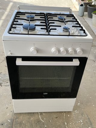 Cocina de gas Beko blanca