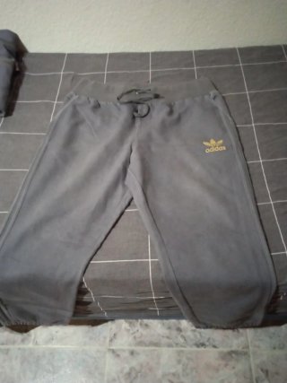 Chándal Adidas Gris con Capucha