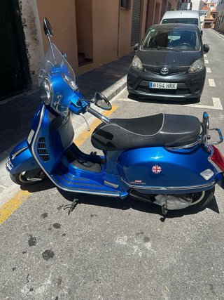 Vespa GTS 125 Azul