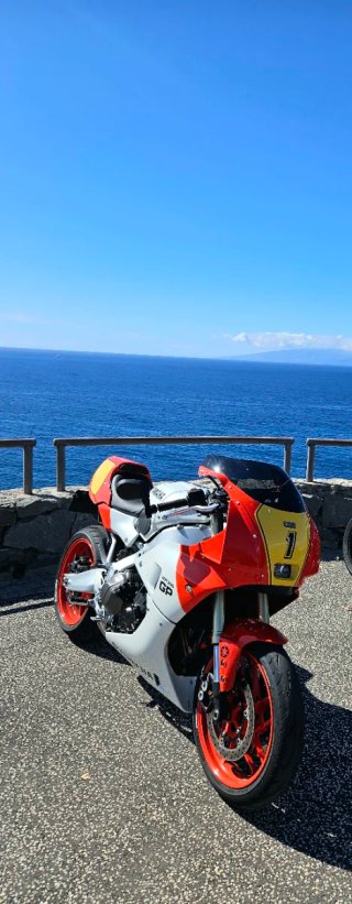 Yamaha XSR900 GP Roja y Blanca