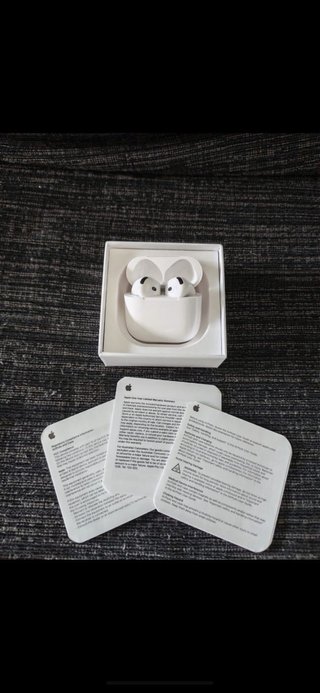 Apple AirPods 4 Nuove Aperte
