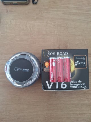Baliza V16 SOS ROAD conectada DGT 3.0