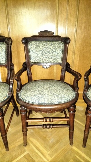 Sillas antiguas de madera