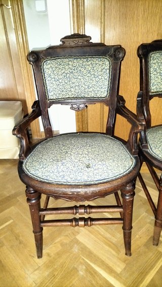 Sillas antiguas de madera