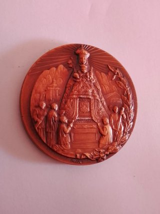 Medalla religiosa madera PUJOL