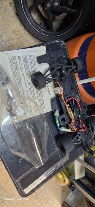 Kyosho F189 F1 RC Calsonic Nissan + Carrocería