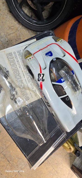 Kyosho F189 F1 RC Calsonic Nissan + Carrocería