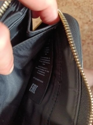 Bolso de mano Guess Negro