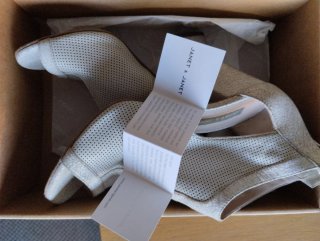 Sandalias Janet & Janet Piel Beige/Blanco