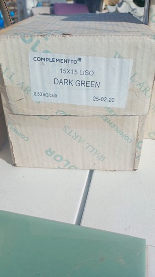 Azulejos verdes y blancos