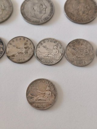Lotto di 15 monete spagnole in argento