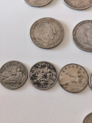 Lotto di 15 monete spagnole in argento