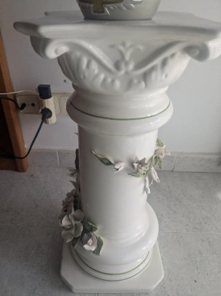 Columna estilo romano romántico