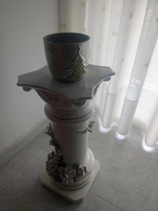 Columna estilo romano romántico