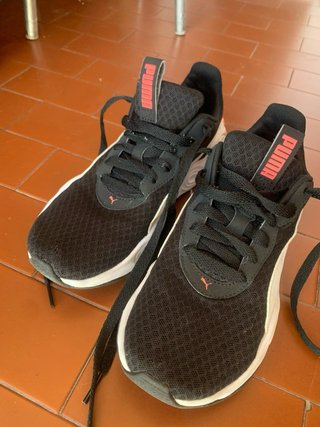 Scarpe Puma Nero e fucsia