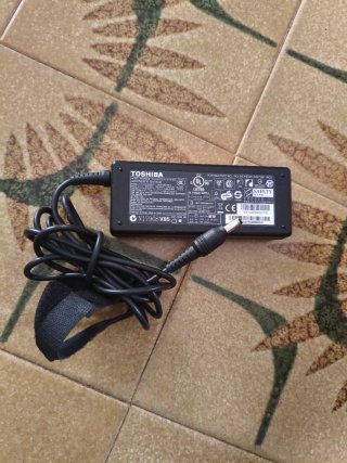 Caricabatterie Toshiba PA3715E-1AC3